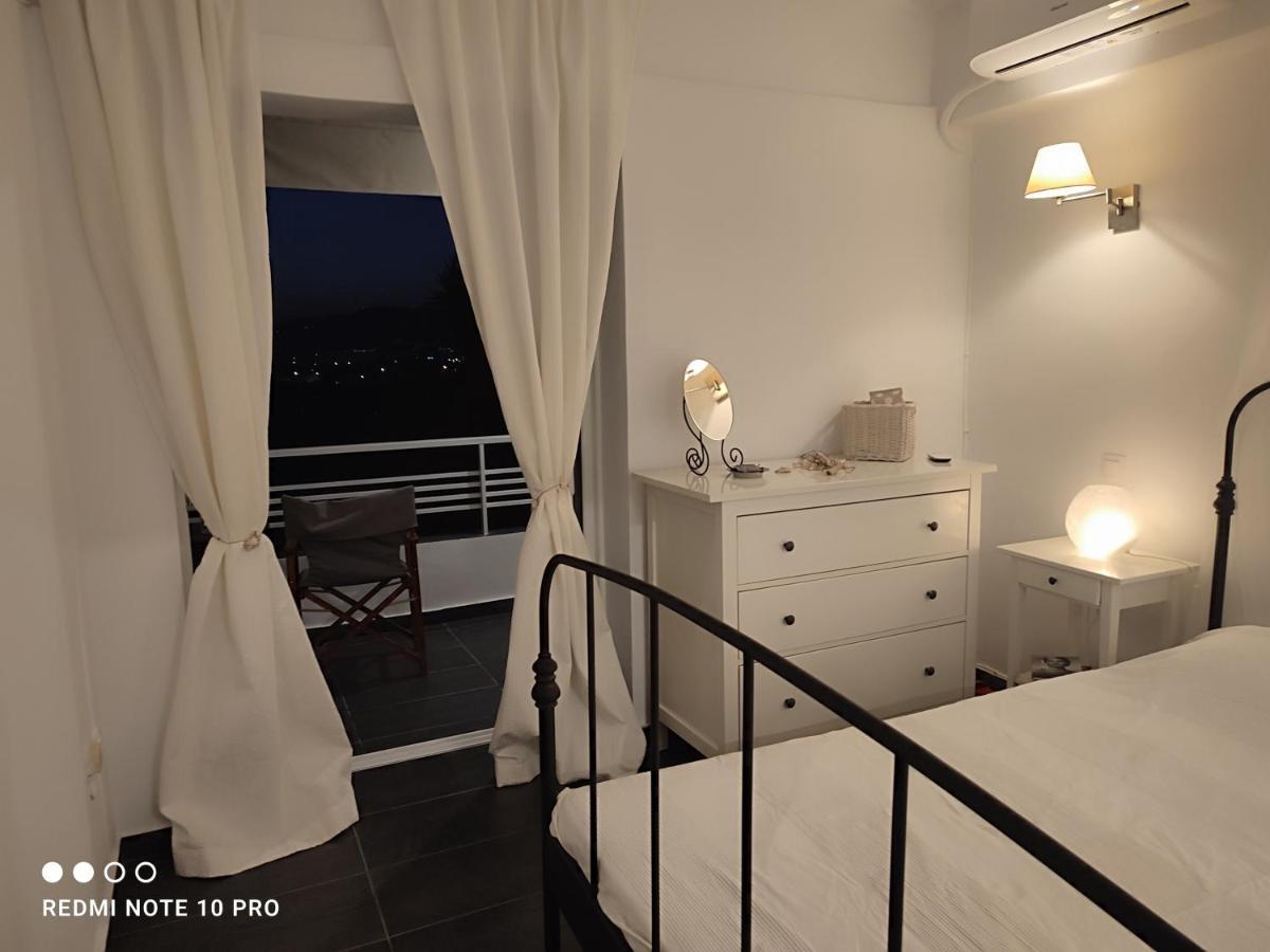 Andrew'S Sunset View Apartment Лутракі Екстер'єр фото