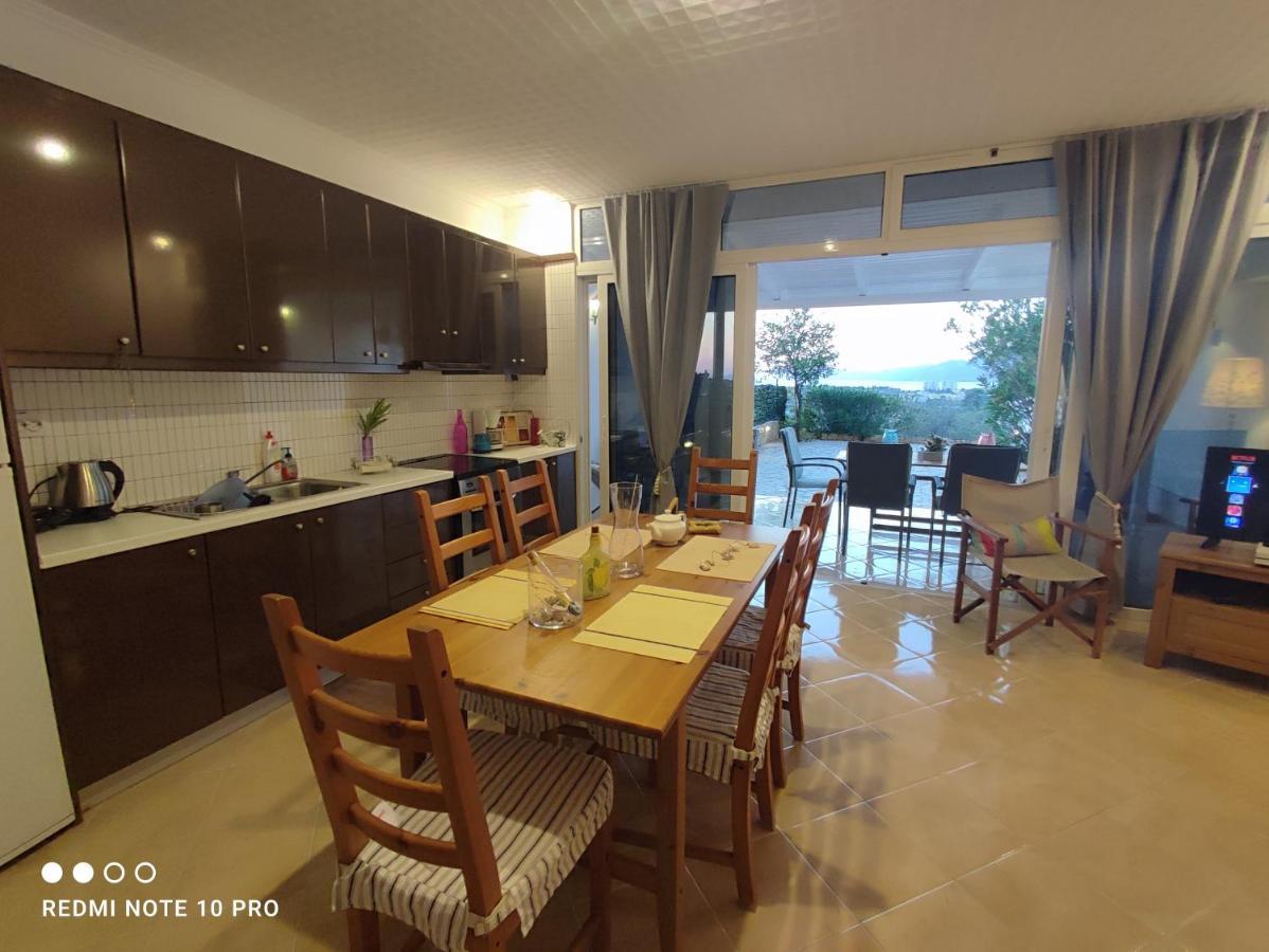 Andrew'S Sunset View Apartment Лутракі Екстер'єр фото