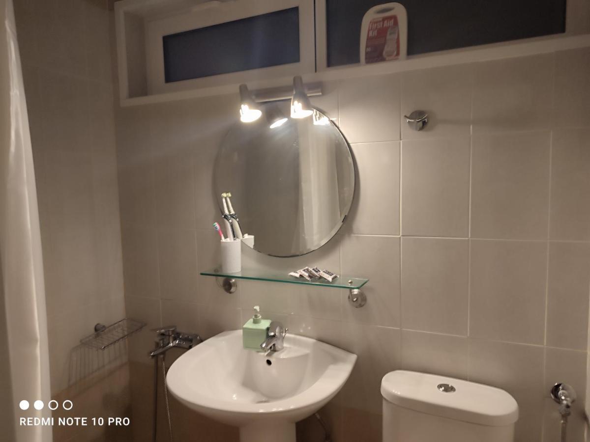 Andrew'S Sunset View Apartment Лутракі Екстер'єр фото